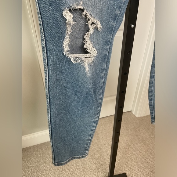 Good American Good Curve Skinny Crop Distressed Jean, Sz 8 - Picture 8 of 12
